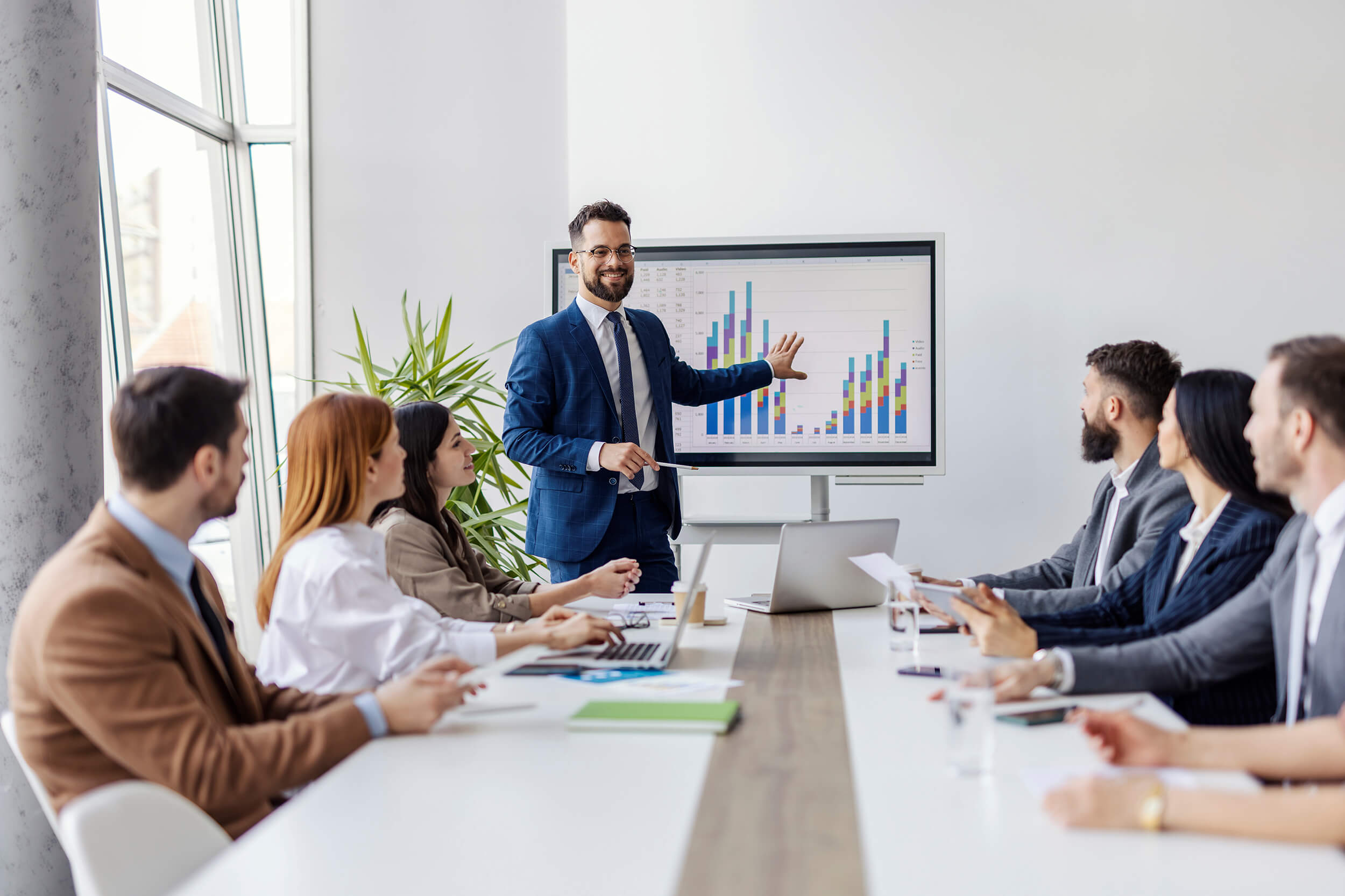 Execuitves making decisions using Microsoft Fabric data and analytics